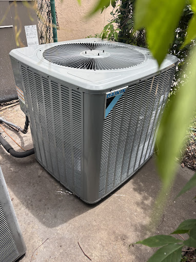 A Daikin Air Conditioner Condenser Unit